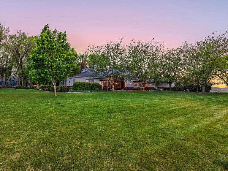 1526 Highway 26 photo 3