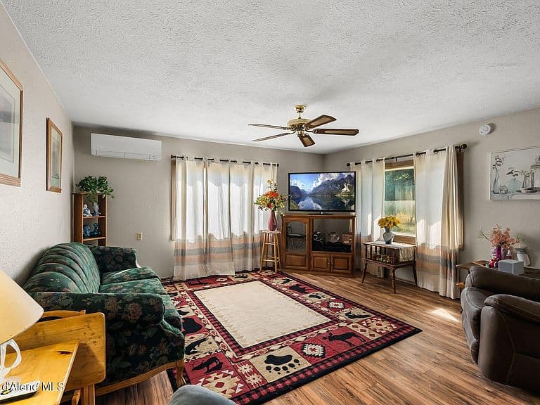 2081 Kendall Rd photo 4