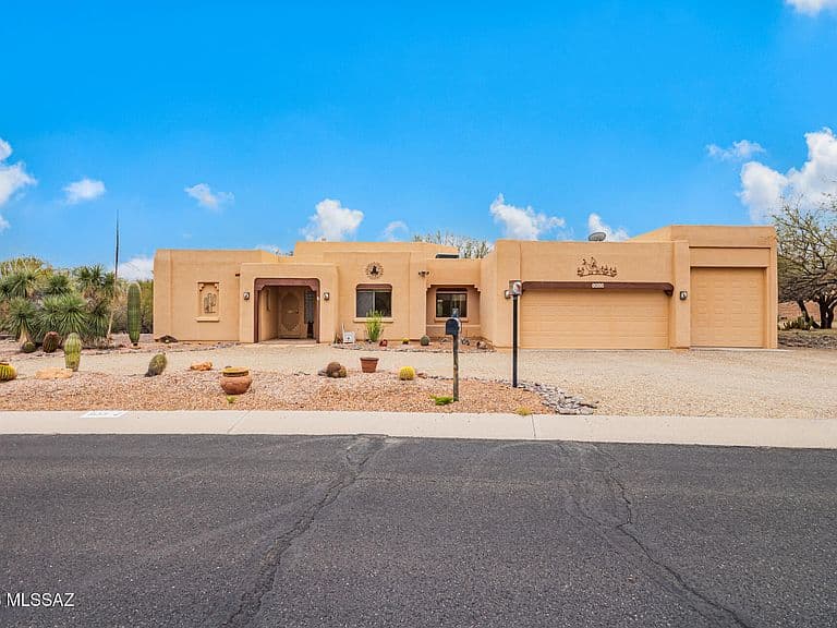 1655 W Placita Del Codillo photo 1