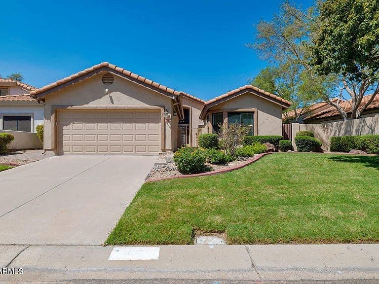 13220 N 95TH Way photo 1
