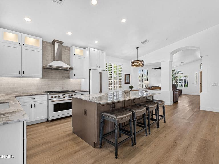 8072 E MARIA Drive photo 3