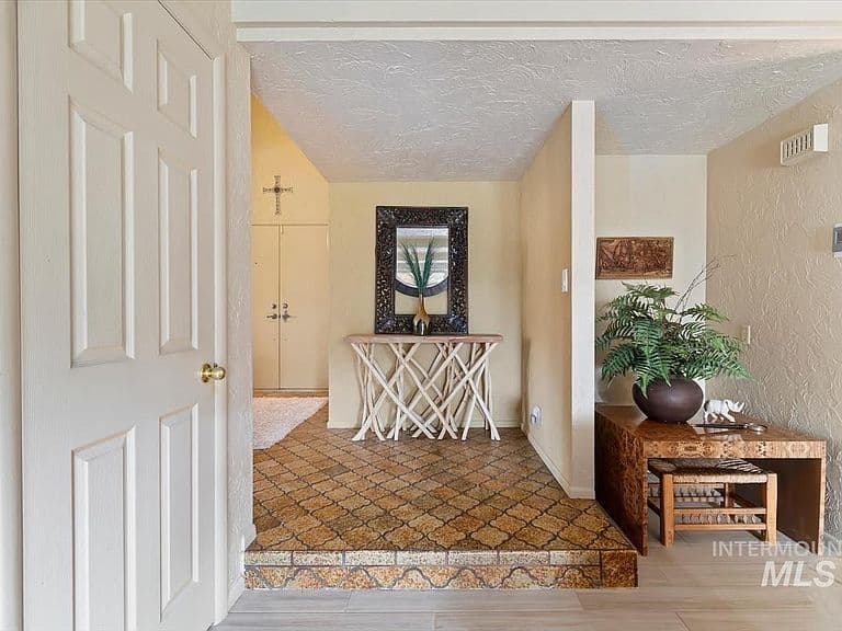 2570 N Bruins Cir photo 3