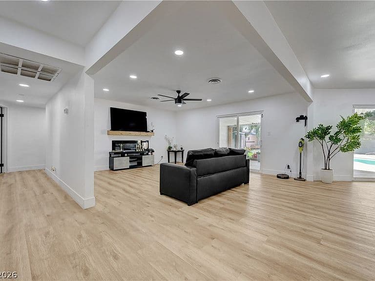 4412 Denia Cir photo 3