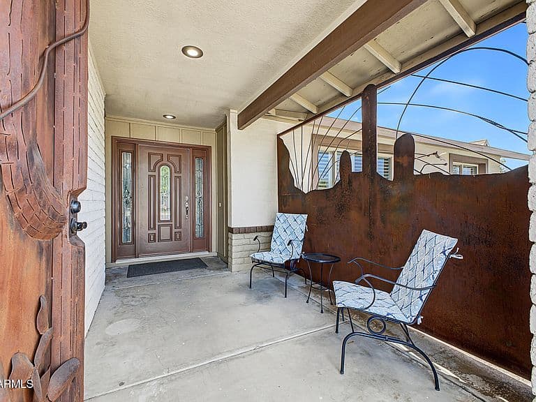 5763 W MARCONI Avenue photo 4