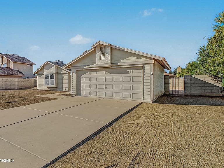 7318 W SIERRA Street photo 3