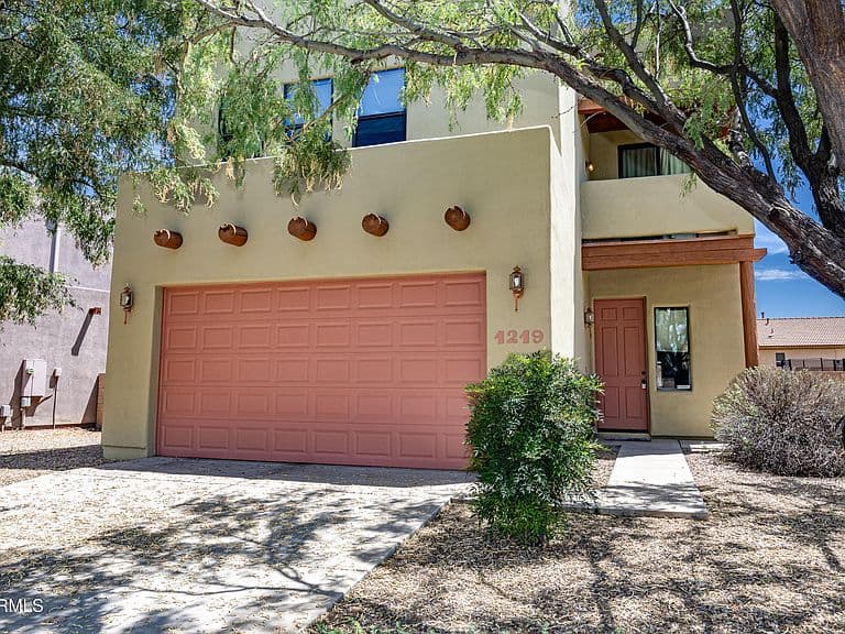 1219 MARCHBANKS Drive photo 1