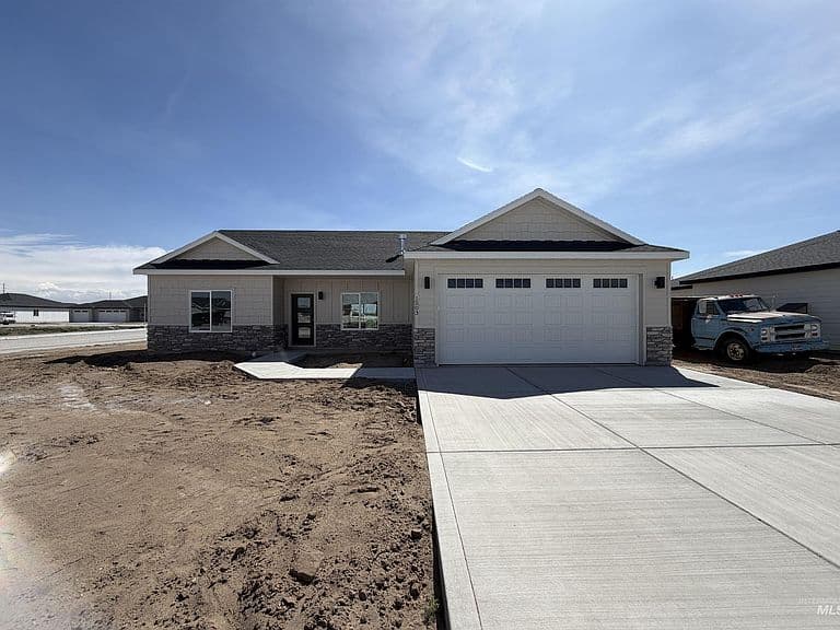 1503 Belle Dr photo 1