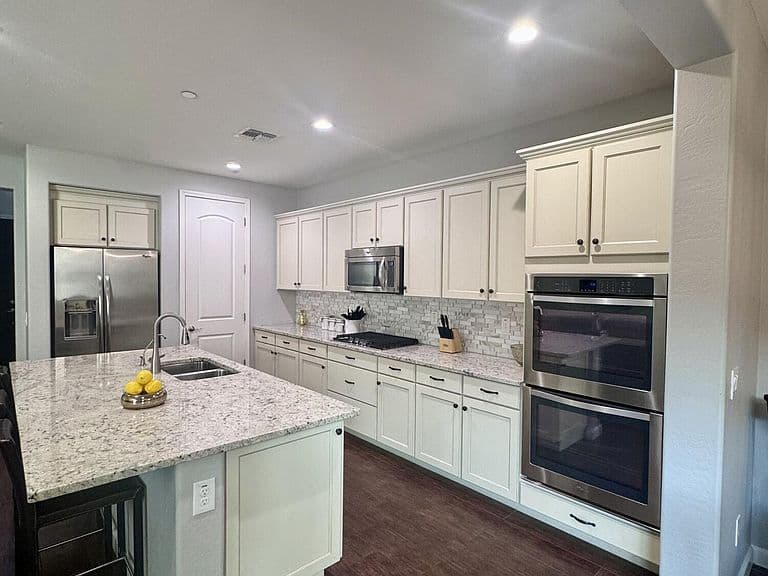 18563 N 94TH Street photo 4