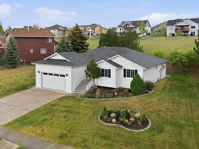 6872 Joy Dr photo 1