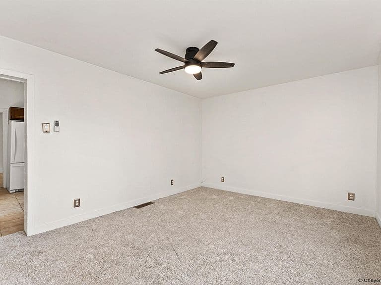 2510 Maxwell Ave photo 3