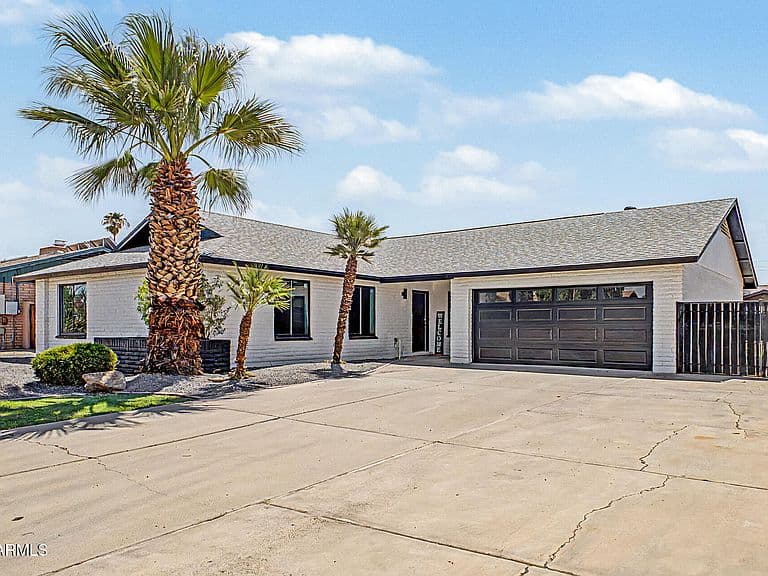 3109 W BECK Lane photo 2