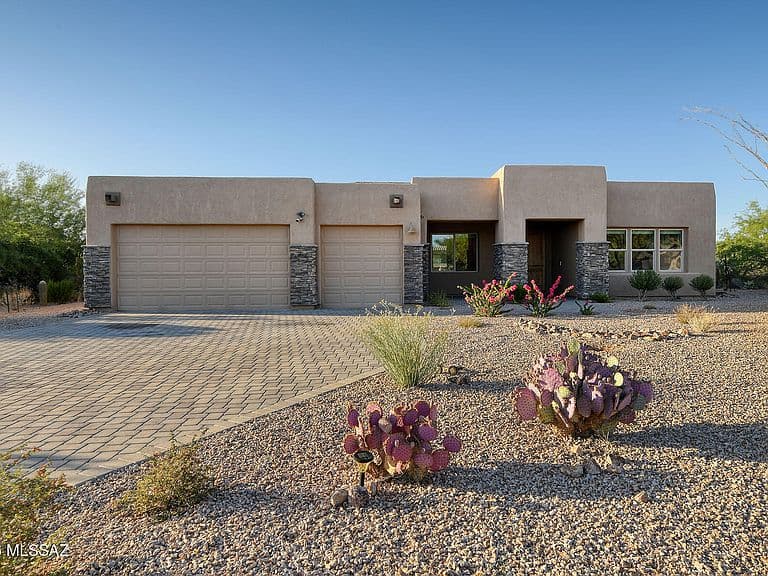 2583 E Reata Ridge Pl photo 1