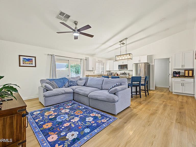 13335 E CHICAGO Street photo 5