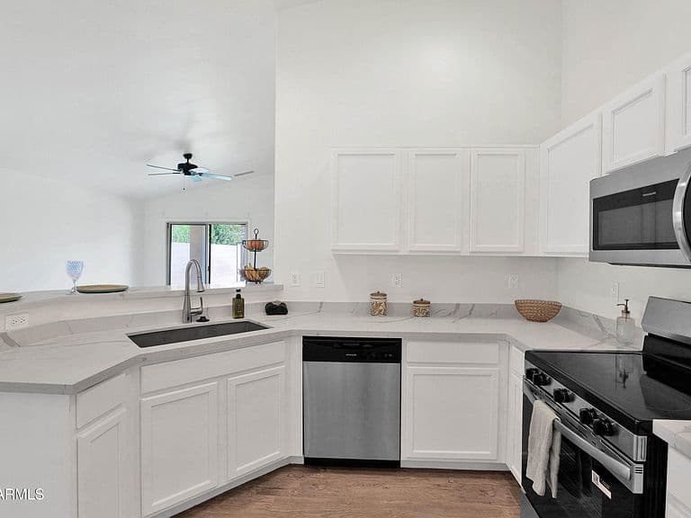10215 E KIVA Avenue photo 2