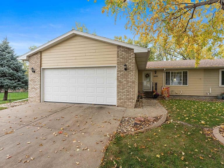 4006 W Newcomb Dr photo 1