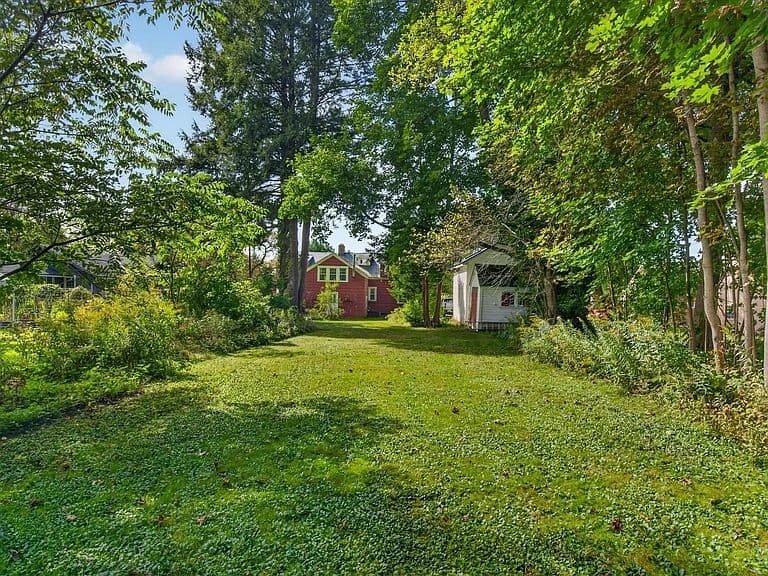 124 Bellevue Avenue photo 4