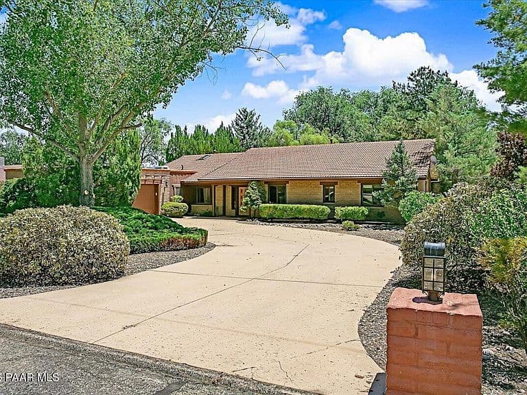 1 Walking Diamond Dr photo 1