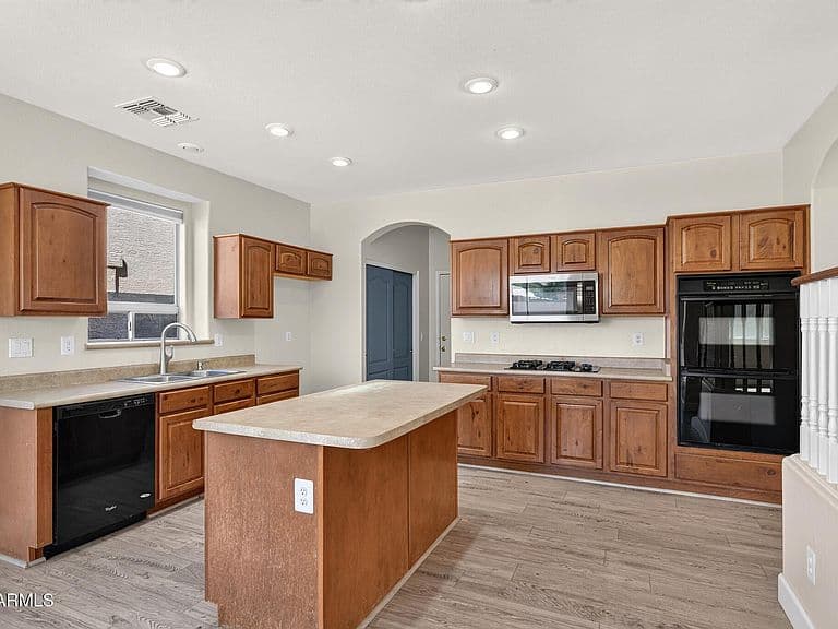13623 W BANFF Lane photo 5