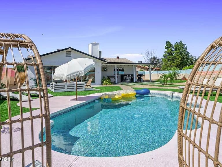 4665 W KINGS Avenue W photo 3