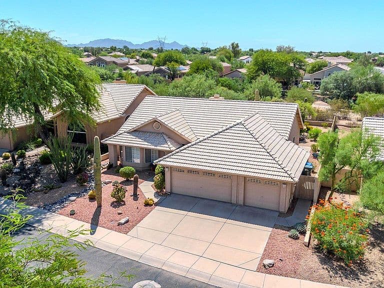 4231 E MONTGOMERY Road photo 1