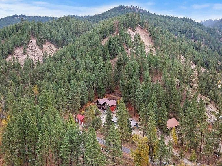 2476 N Pine Featherville Rd photo 5