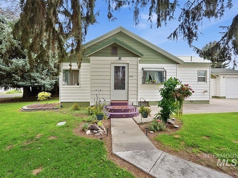 418 E Avenue B photo 1