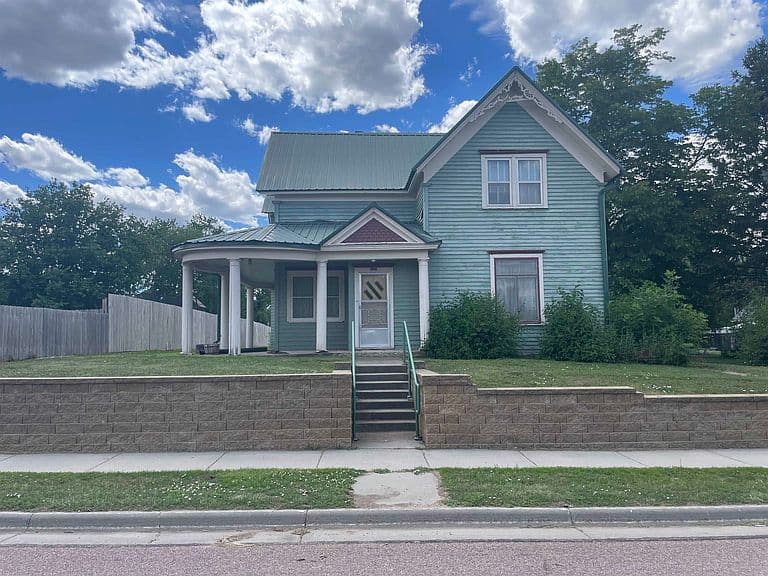 230 4th St photo 1