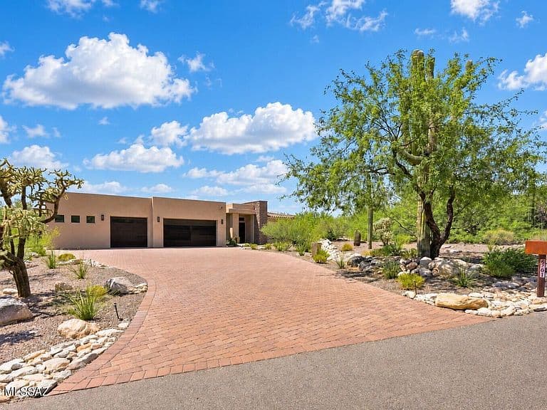 6701 N Montezuma Dr photo 1