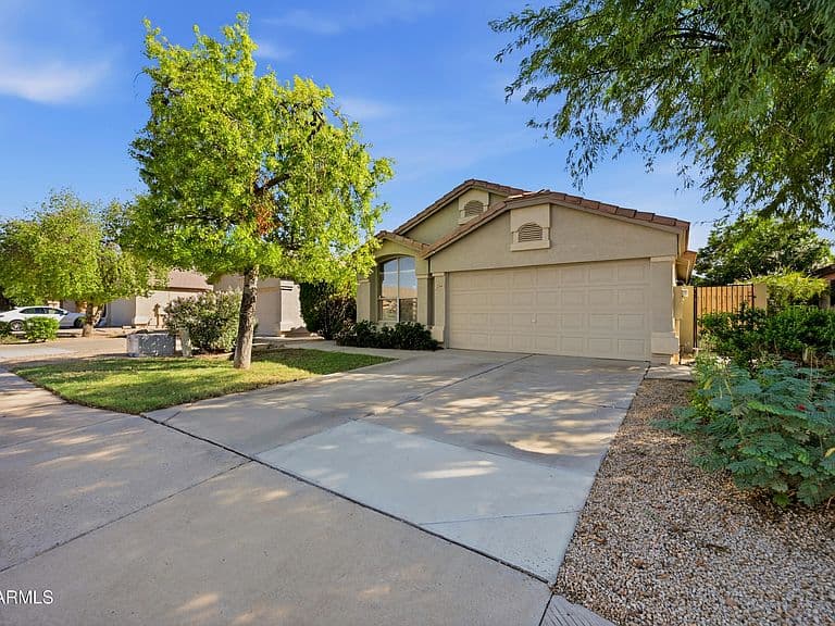 2249 E PINTO Drive photo 3