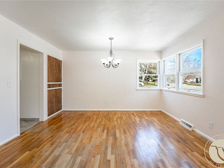 1820 Patricia Ln photo 5