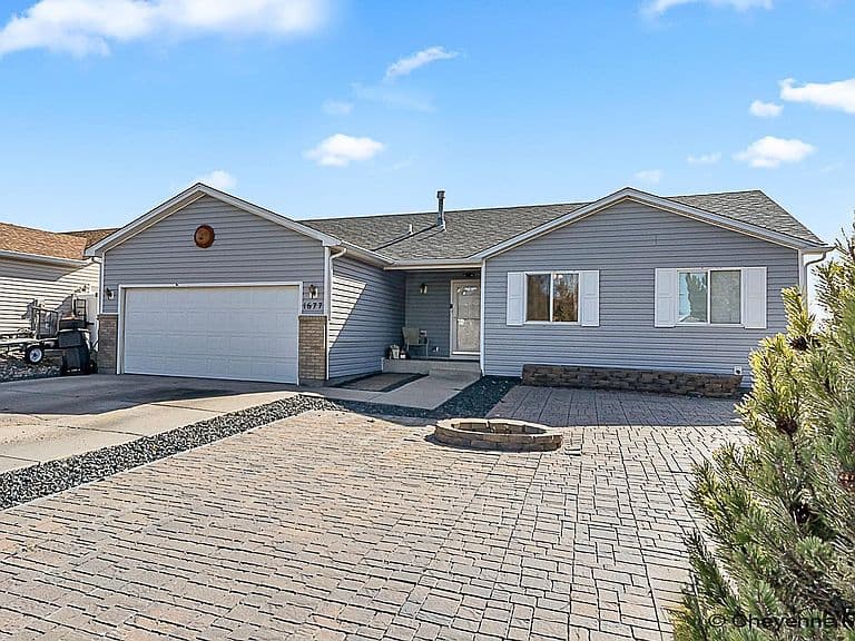 1677 Blues Dr photo 1