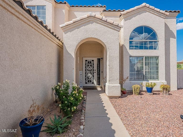 9469 N Crestone Dr photo 2