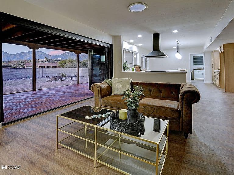 6555 E Calle De Amigos photo 5