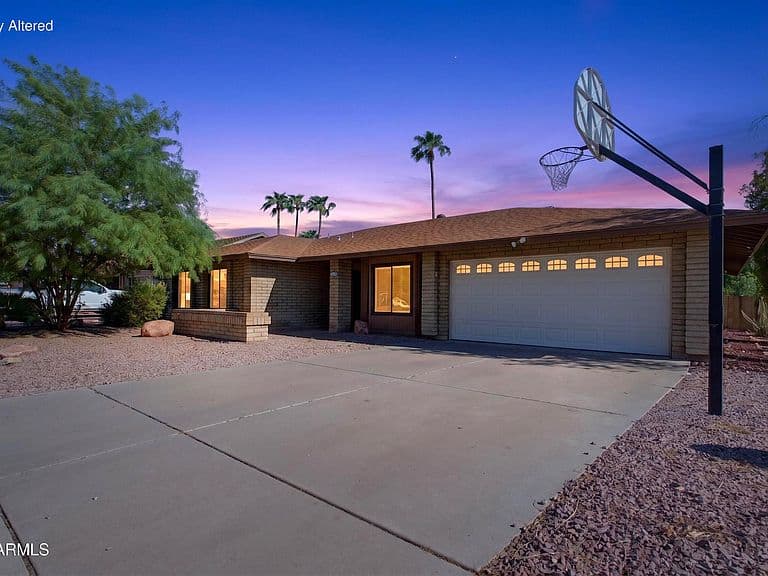 5531 W Beryl Avenue photo 2