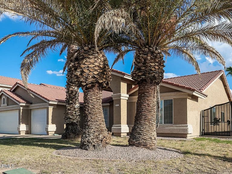 11421 W EMERALD Lane photo 2