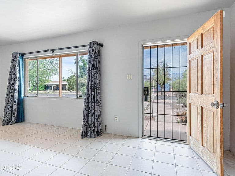 3958 E Louis Ln photo 5