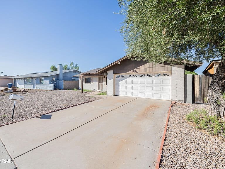1234 W PALOMINO Drive photo 1