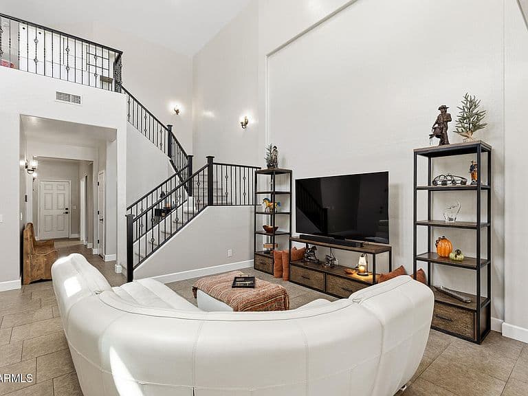 15163 W ANDORA Street photo 3
