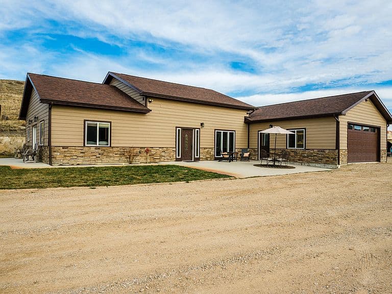 44 Chinook Dr photo 2
