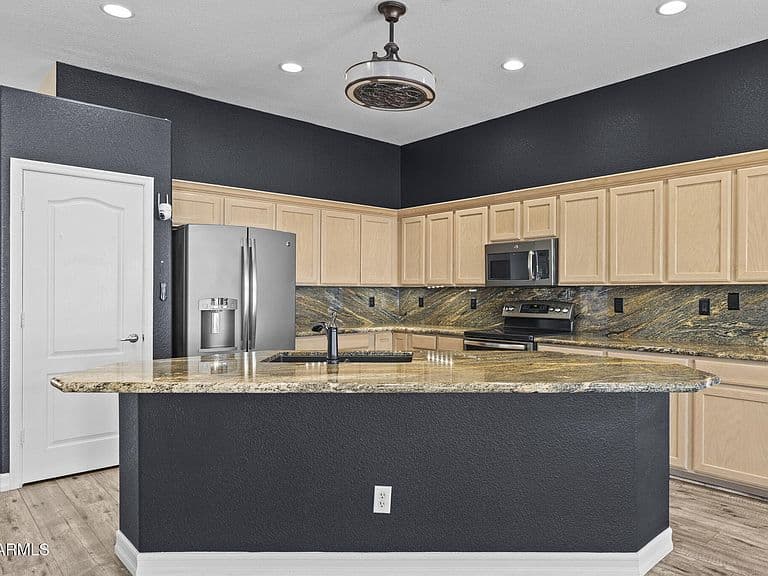 10884 W UTOPIA Road photo 4