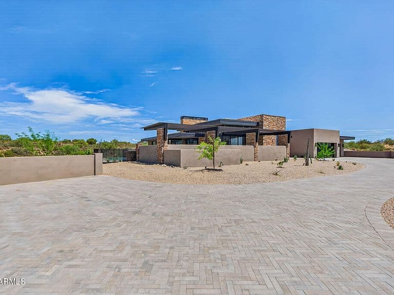 11409 E SALERO Drive photo 4