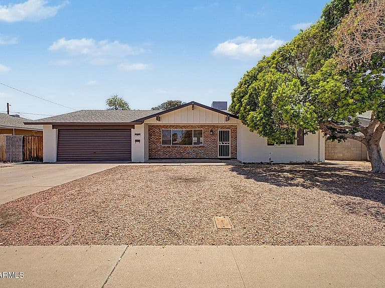 4119 W GOLDEN Lane photo 4