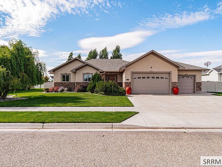 5119 Pevero Dr photo 2
