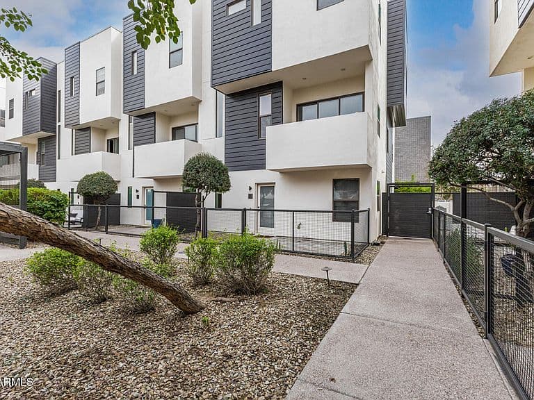 325 E Coronado Rd Unit 13 photo 3