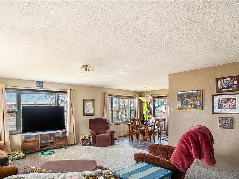 1109 N Crawford Ave photo 5