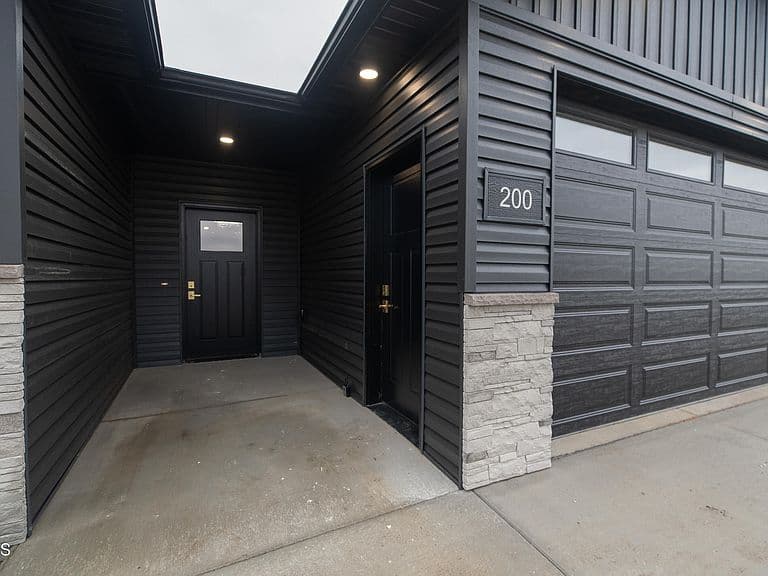 200 Paradise Dr photo 5