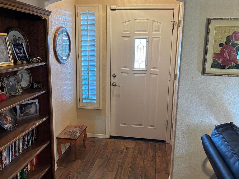 1521 Hawkeye Dr photo 4