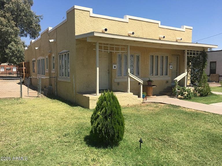 421 N 18th Dr photo 3