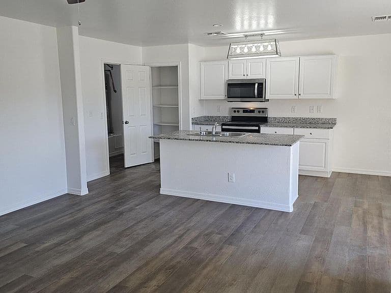 65 Cottonwood Ln photo 3