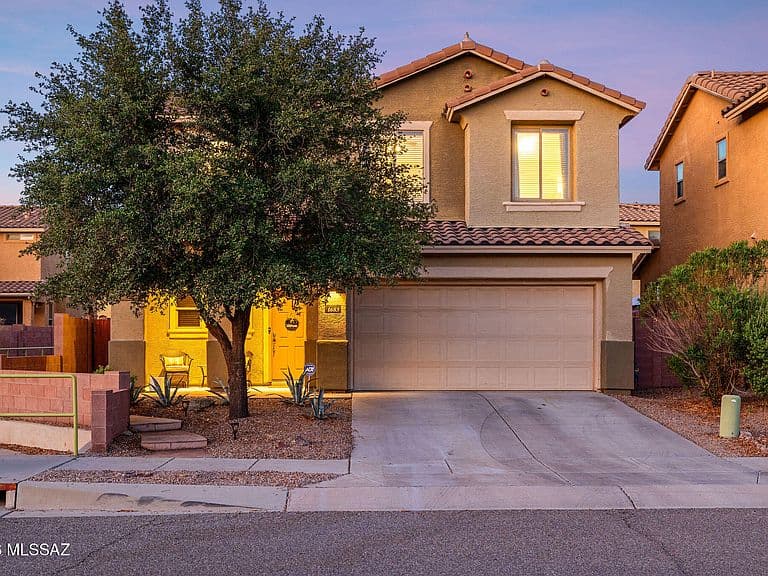 1683 W Gleaming Moon Ln photo 1